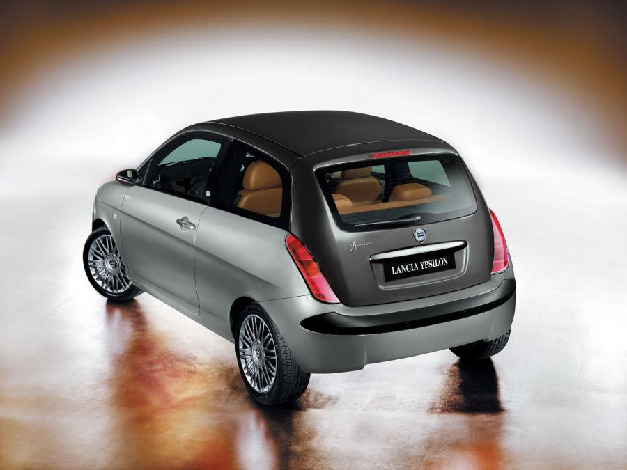  Lancia Ypsilon Unique Edition 2003 года  (фото 22 из 40)